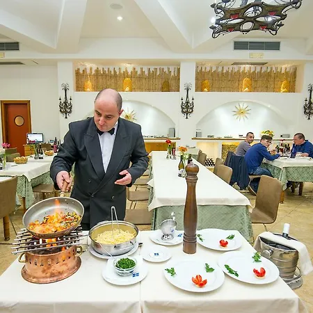 Hotel Joli Park - Caroli 3*