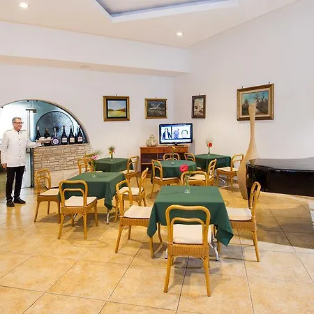 Joli Park - Caroli Hotel