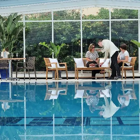 Joli Park - Caroli Hotel 3*